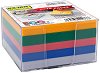 Цветно хартиено кубче с пластмасова поставка - С 500 листчета с размери 7.5 x 7.5 cm - 
