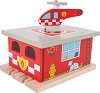Дървена пожарна станция с хеликоптер Bigjigs Toys - За влакова композиция от серията Rails - 
