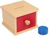 Дървена кутия с чекмедже и жетони - 